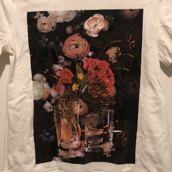 Zara  - small size t shirt - Picture 2 of 8